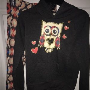 Girls pullover/pant set.